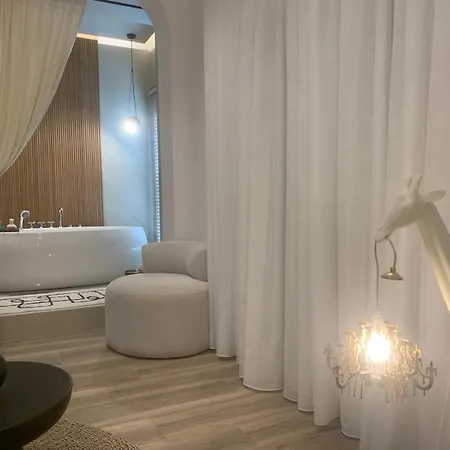 Apartment Khroma Luxury 1 Front *