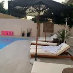 Khroma Luxury 1 Front