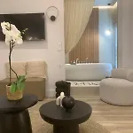 Khroma Luxury 1 Front