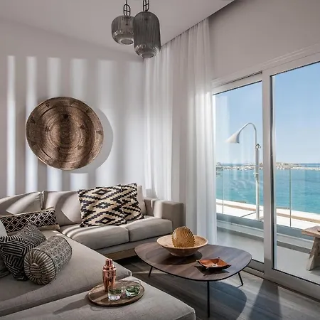 Khroma Luxury 1 Front Апартаменты *