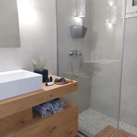 Khroma Luxury 1 Front Апартаменты