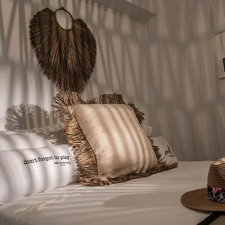 Khroma Luxury 1 Front