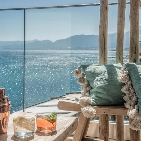 Апартаменты Khroma Luxury 1 Front Херсониссос