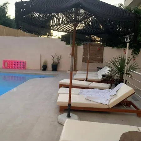 Khroma Luxury 1 Front