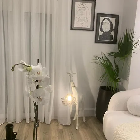 Khroma Luxury 1 Front Апартаменты