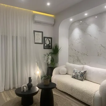 Khroma Luxury 1 Front Апартаменты *