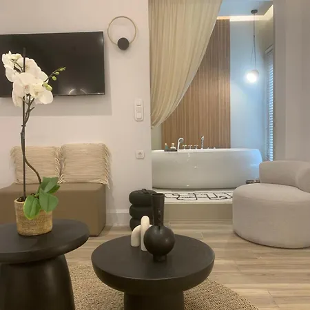 Khroma Luxury 1 Front