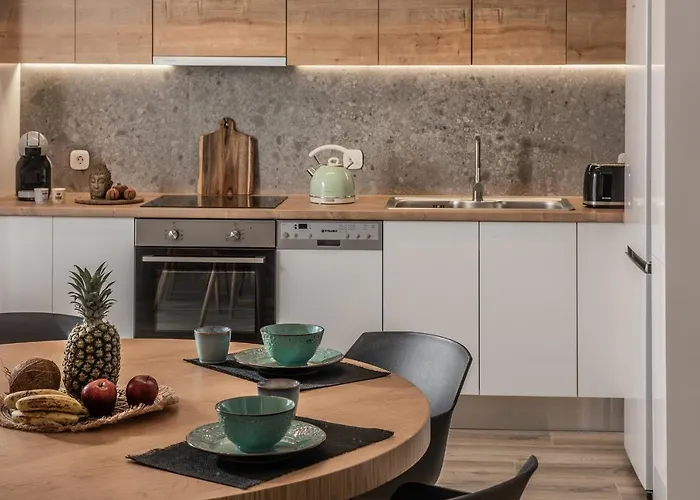 Khroma Luxury 1 Front Χερσόνησος