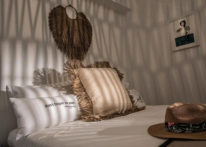 Khroma Luxury 1 Front