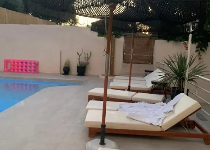 Khroma Luxury 1 Front