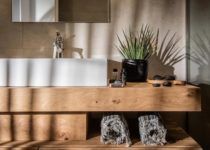 Khroma Luxury 1 Front Apartmán *