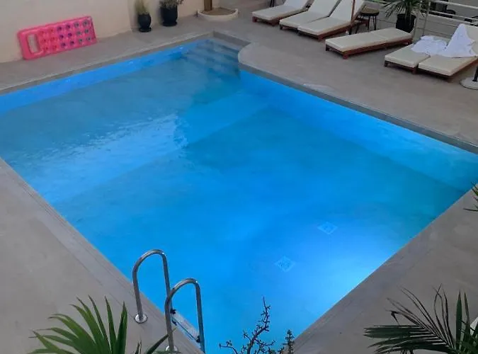 Khroma Luxury 1 Front *